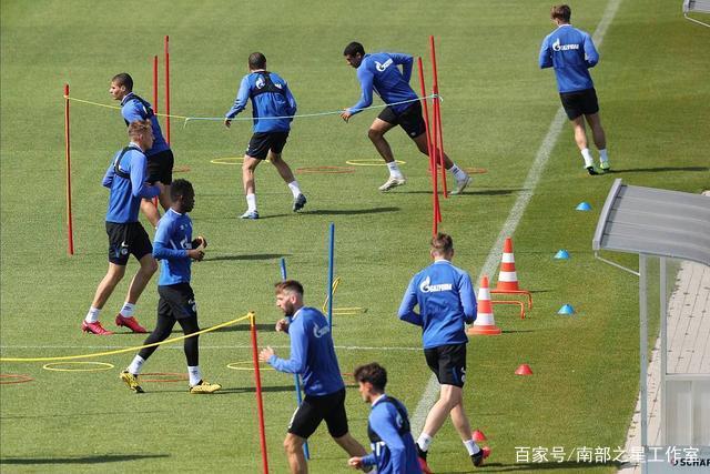 欧冠决赛点燃布达佩斯“足球热”